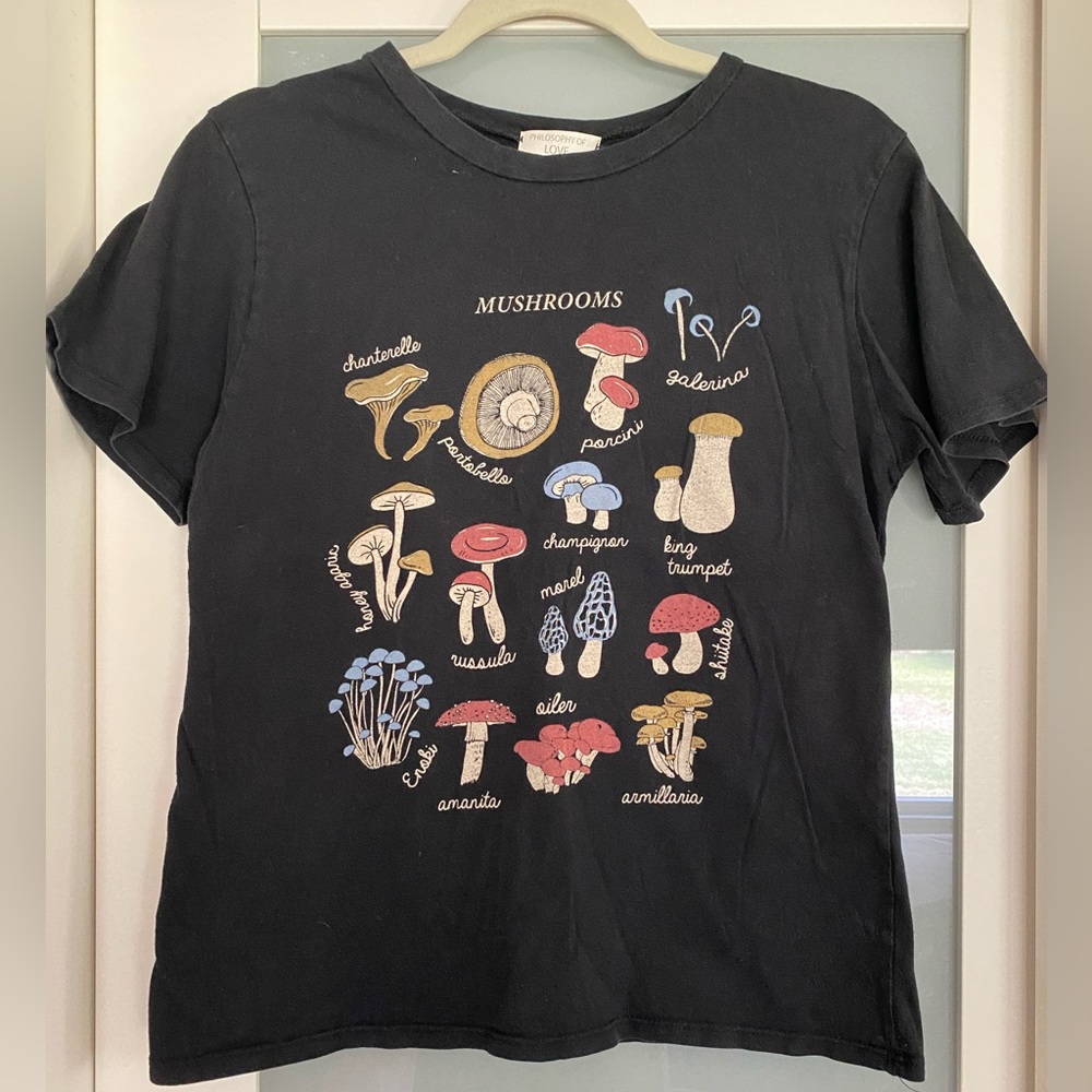 Philosophy of Love Mushroom Graphic T-Shirt size M